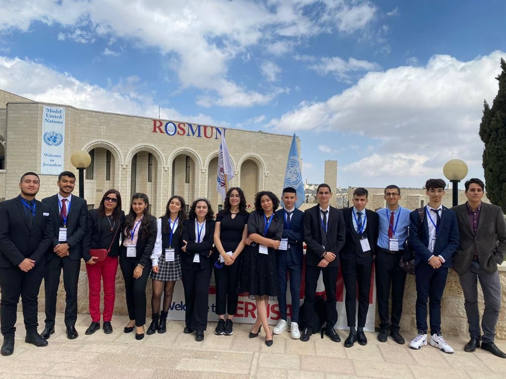 طلابنا الموهوبون يتألقون بمؤتمر ال ROSMUN بمدينه القدس