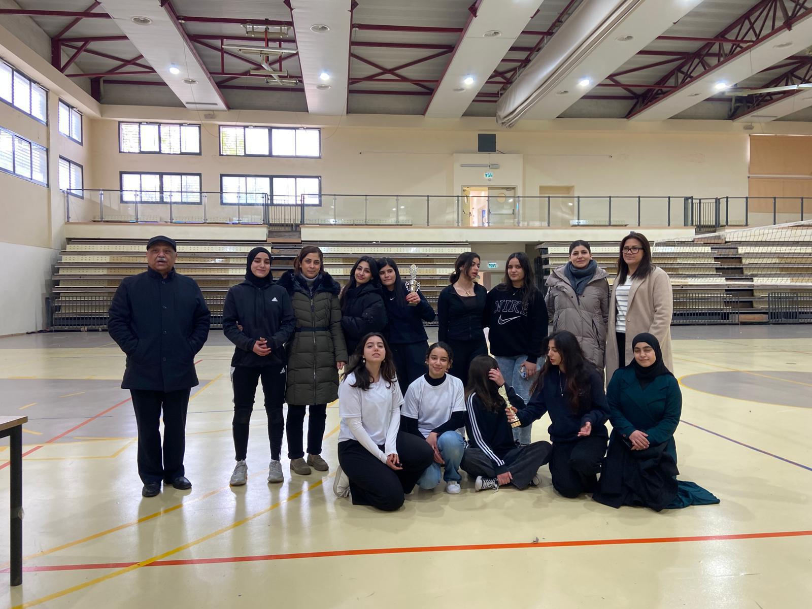 اختتام بطولة كرة الشّبكة لطالبات الصّفوف الثانية عشرة اختتام بطولة كرة الشّبكة لطالبات الصّفوف الثانية عشرة
