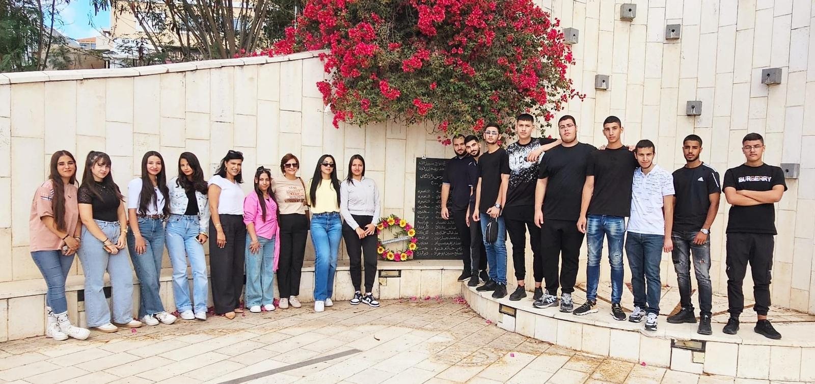 إحياء ذكرى هبّة أكتوبر وشهداء الناصرة من طلاب الحادي عشر "ج" وأعضاء مجلس الطلاب