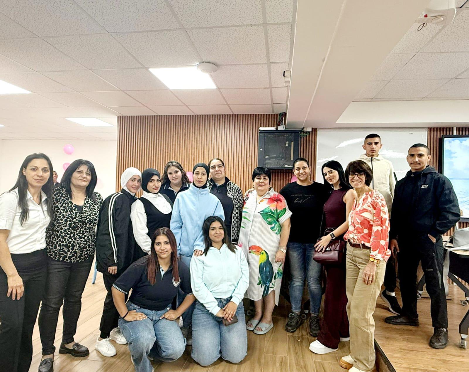 محاضرات توعوية حول مرض السرطان لطلاب الصفوف العاشرة ضمن برنامج التربية الصحية